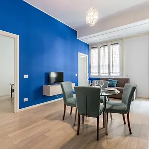 Central Station Renovated Apt Apartment